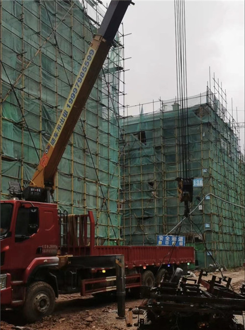 普洱市“慢工细活”—— 吊车的 “微动控制” 技术